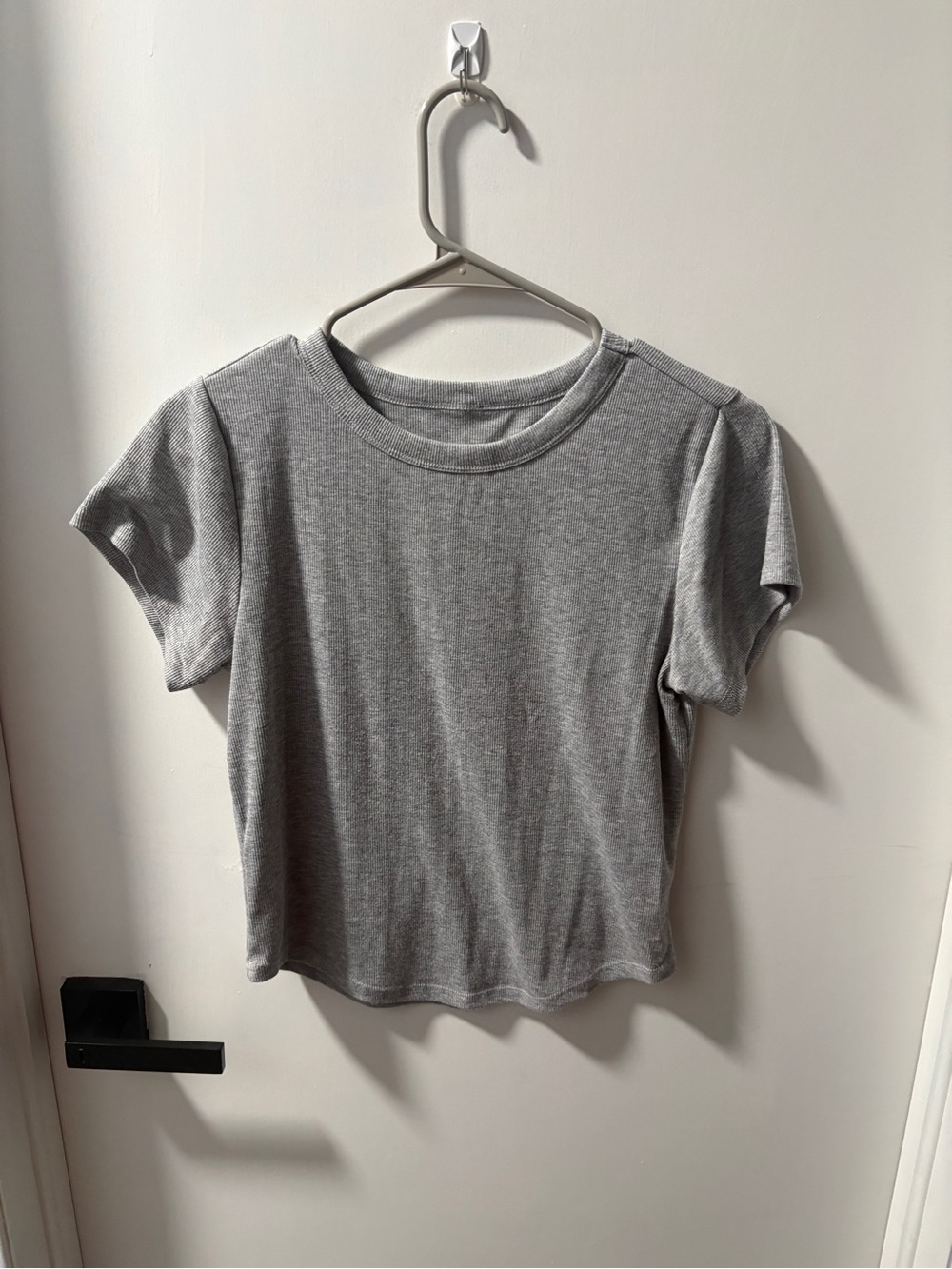 Old Navy Gray Women's Crop Tee